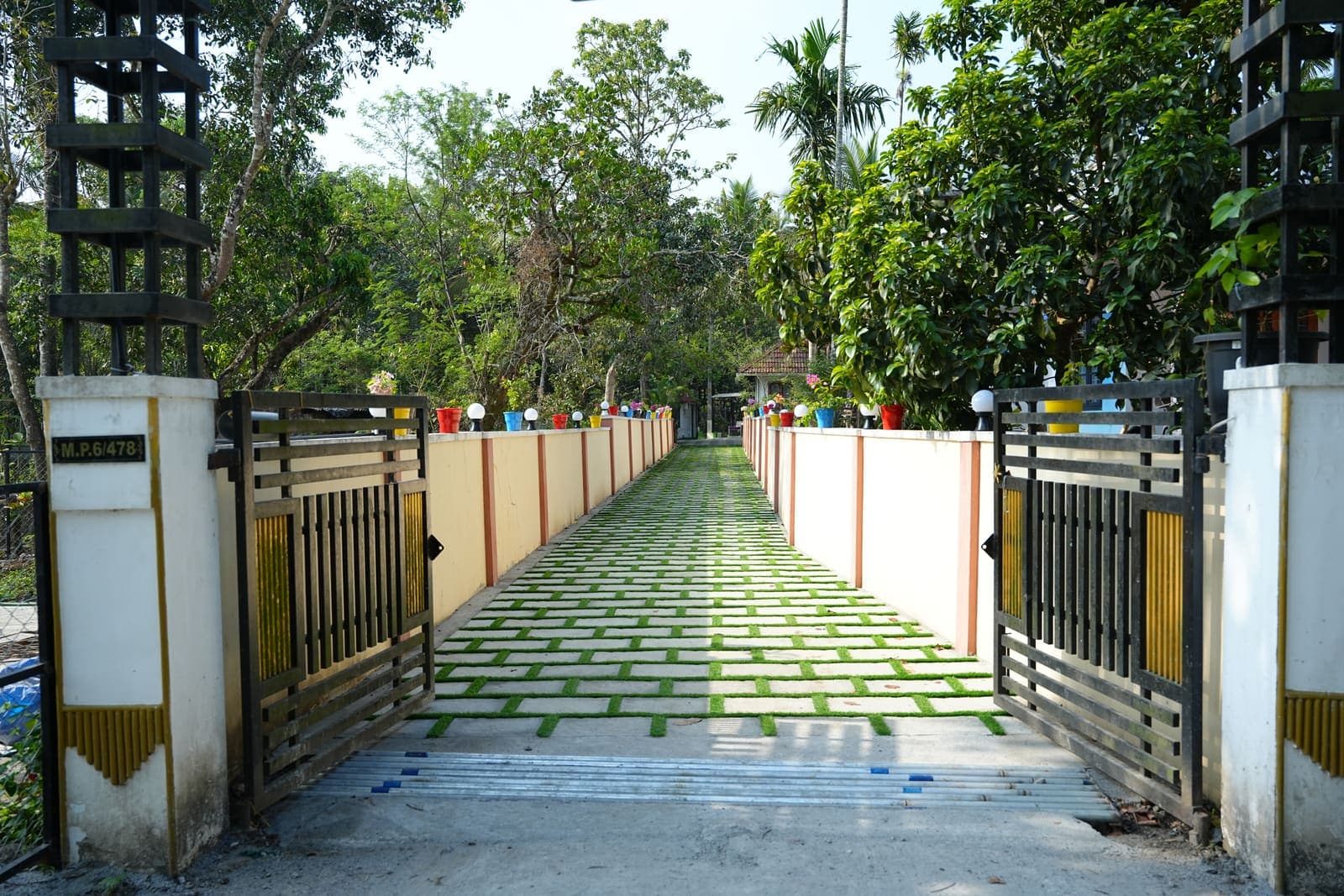Entrance Pathway Colorful — Kaivalyam Homestay, Padichira, Wayanad