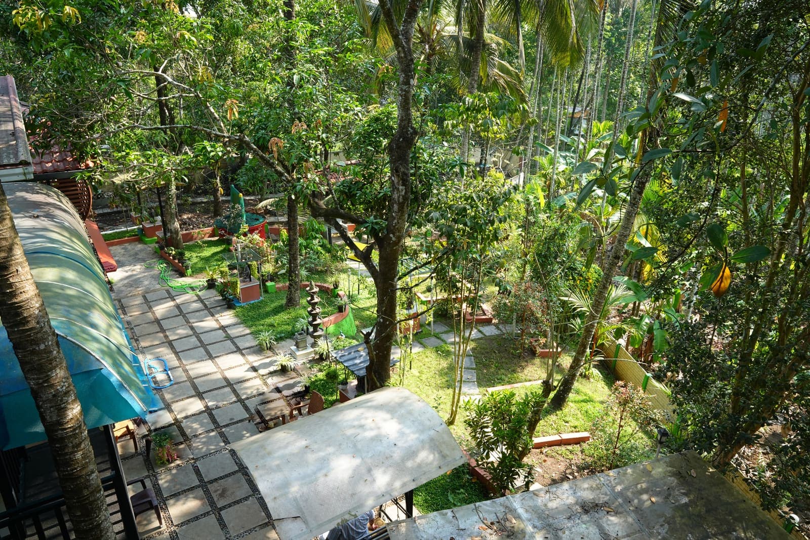 Duplex Bedroom Sofa — Kaivalyam Homestay, Padichira, Wayanad